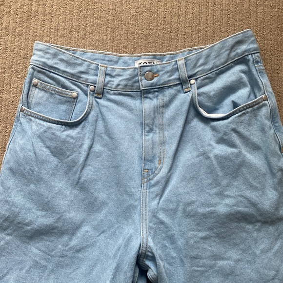 KOTN Antifit Denim Shorts, Light Wash, 31 - Picture 2 of 13